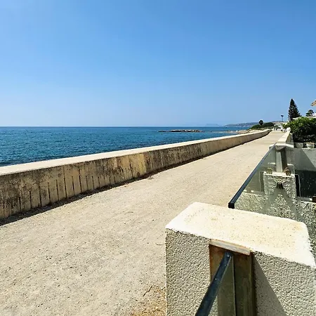 Golden Bay House By Lica