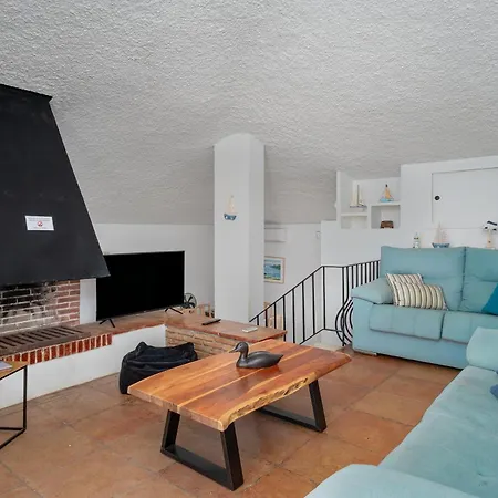 Golden Bay House By Lica *