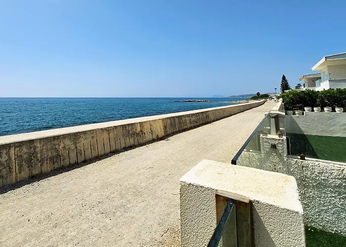 Golden Bay House By Lica